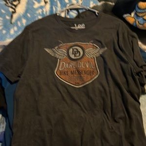 Men’s size large lee tee